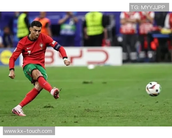 足球明星们为何纷纷表达对C罗的喜爱与崇敬之情探秘背后的原因与故事